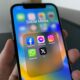 iPhone displays Social Media App-Icons
